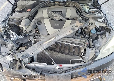 2010 Mercedes-Benz C 300 z USA, uszkodzony, nr VIN WDDGF5EB2AF476727